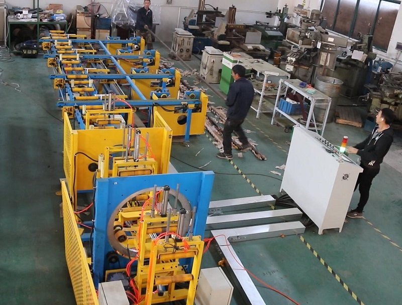 Extruded aluminum profiles packaging line
