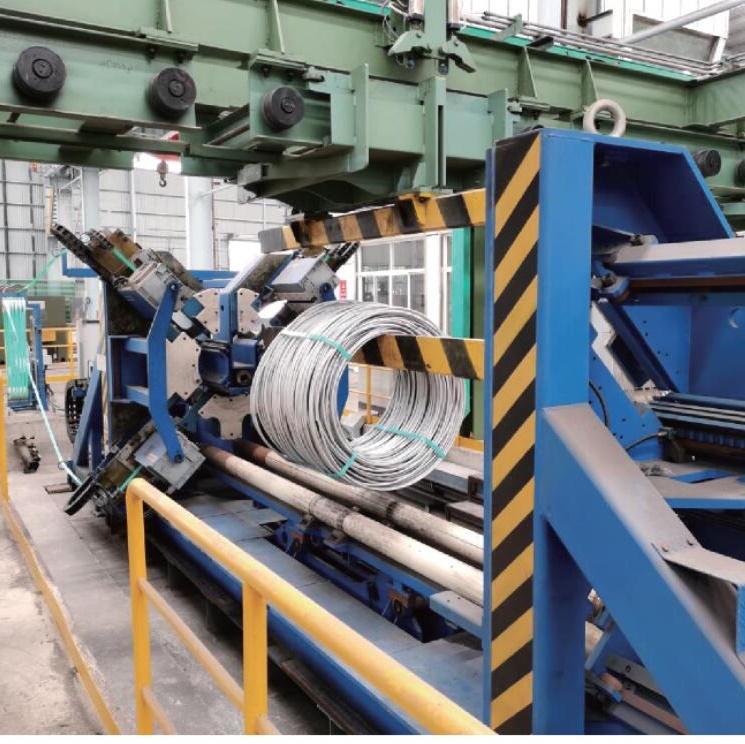 Wire rod compactor with steel wire strapping machine
