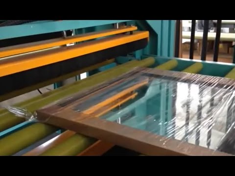 Glass packing machine