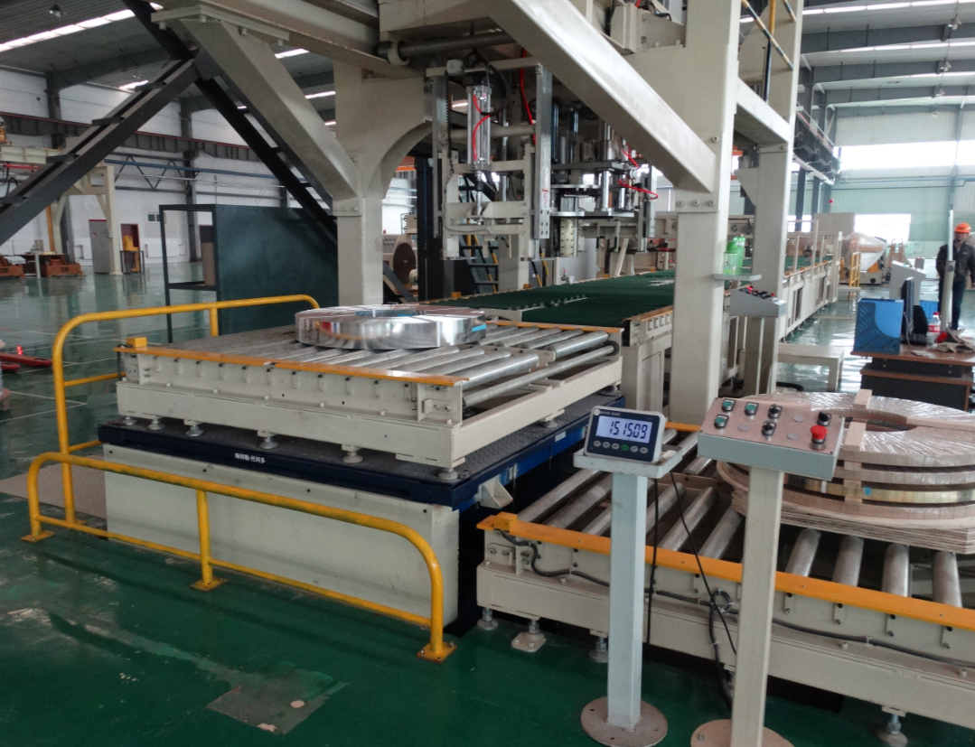 Adjustable safety guard for coil packing