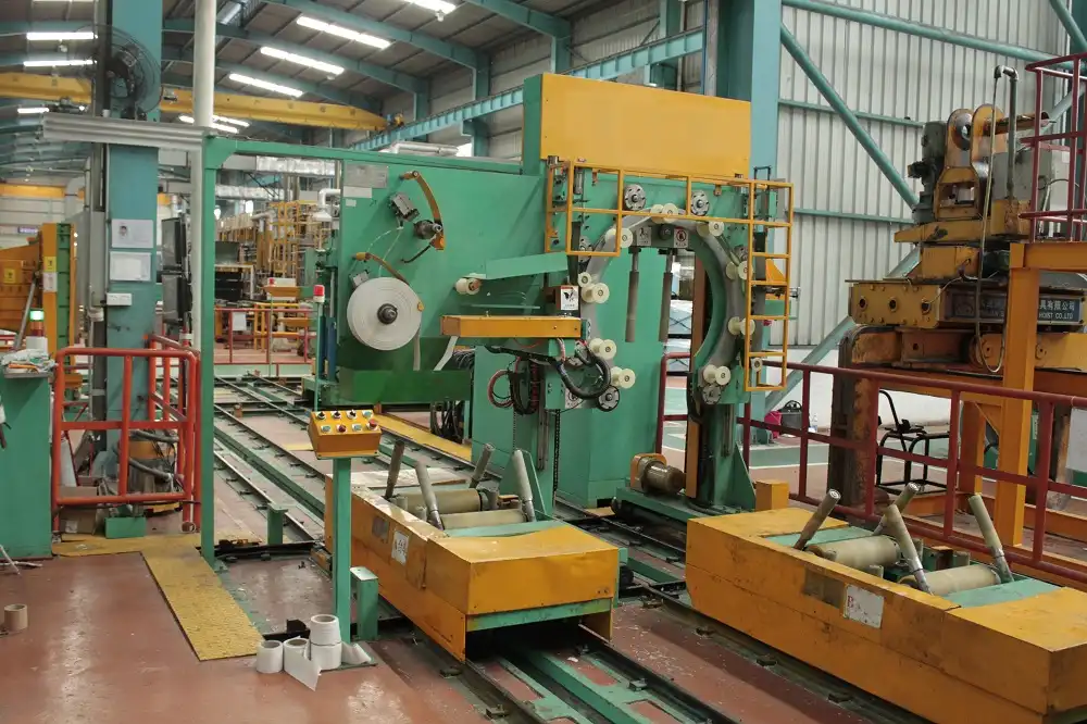 Ligne d'emballage de bandes d'acier