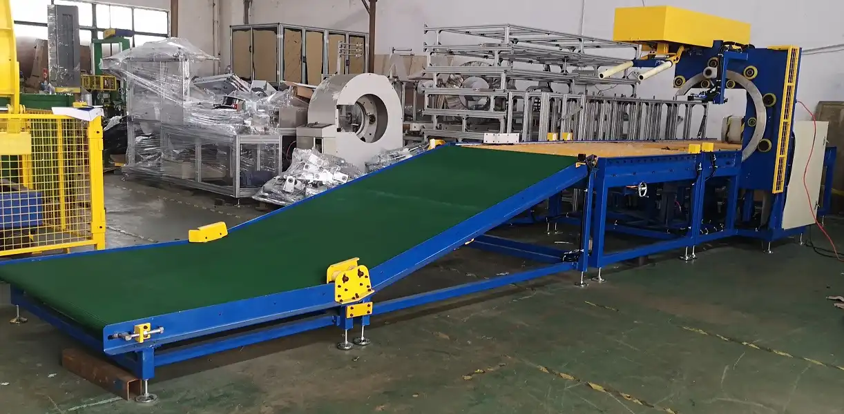 Automatic horizontal tyre stretch wrapper - Detail 1