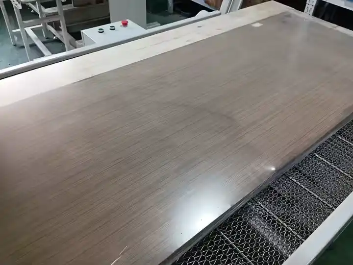 Door packing machine applying protection