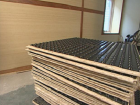 Verpackungs- und Verpackungsmaschine für Unterbodenplatten
