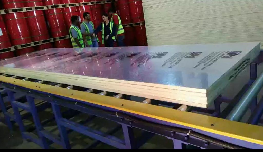 machine d'emballage rétractable pour panneaux
