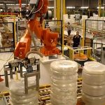 Robot per l'impilamento dei coil su pallet