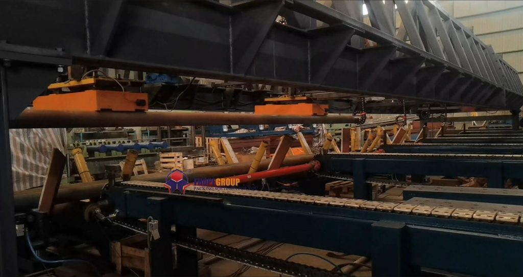 machine automatique d'emballage et de cerclage de tuyaux en acier
