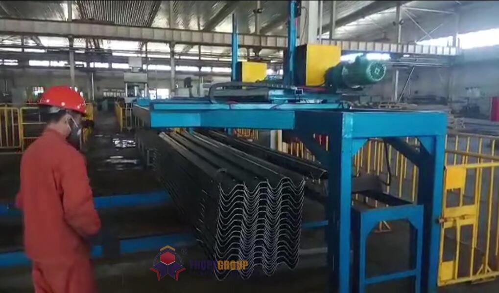 automatic bundle stacking machine for steel tiles
