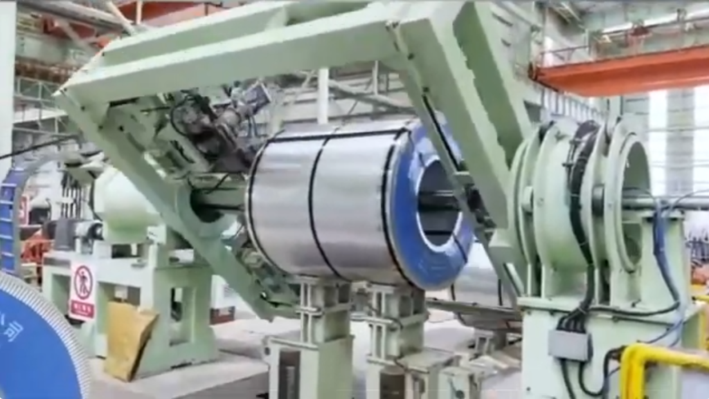 Ligne automatique d'emballage de bobines pour la fabrication de tubes en acier