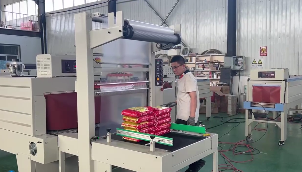 Macchina per il restringimento di manicotti per fasci Macchina per il restringimento di manicotti per fasci
